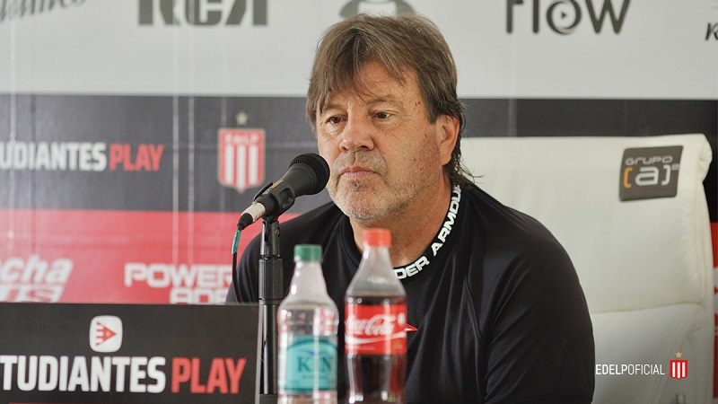 Ricardo Zielinski debuta como técnico de Estudiantes.