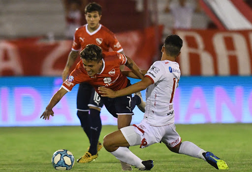 Independiente enfrenta a Huracán con la obligación de ganar y hacer cuentas
