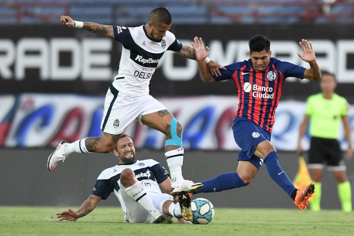 San Lorenzo y Gimnasia se enfrentan en el Nuevo Gasómetro