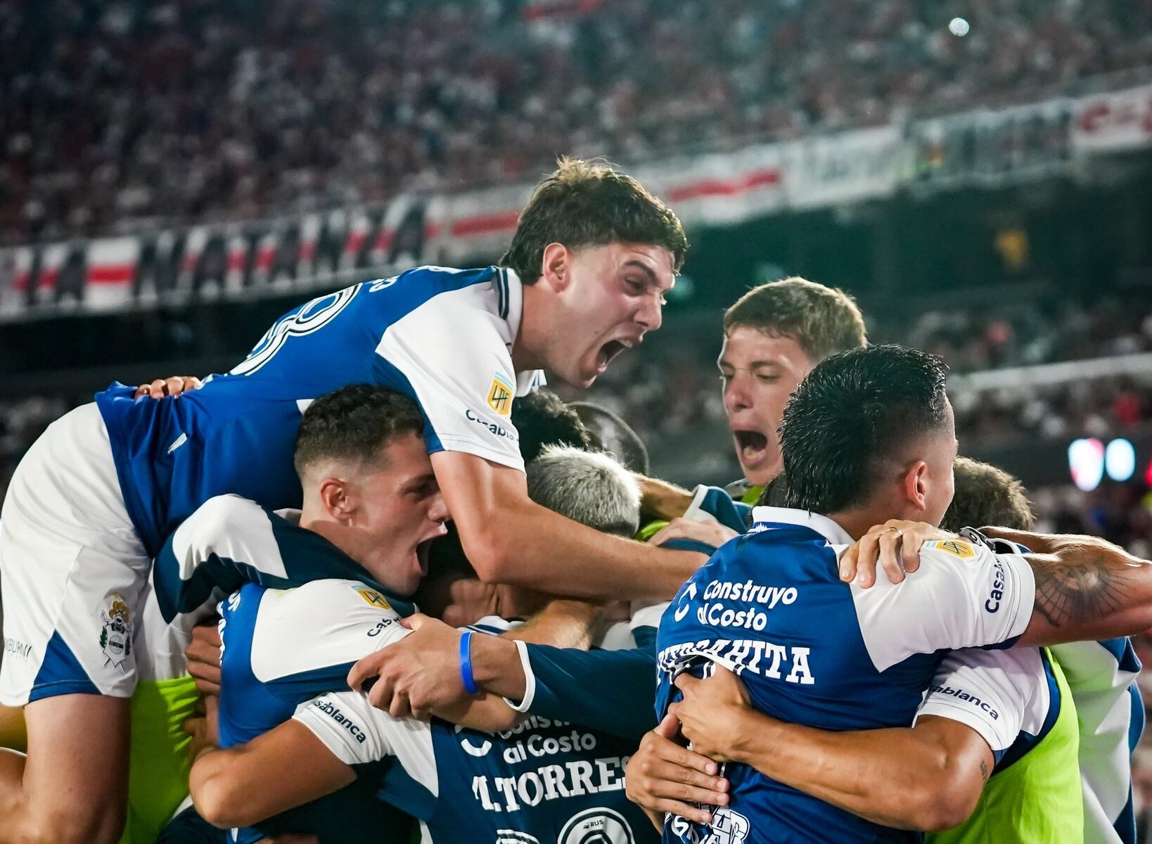 Gimnasia dio el golpe en el Monumental y logró un triunfo histórico ...