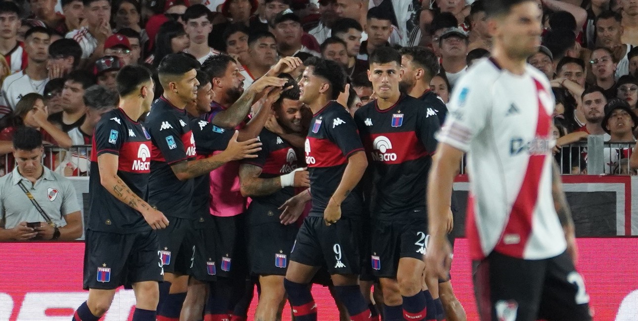 Tigre dio el golpe en el Monumental y goleó a River en un día histórico